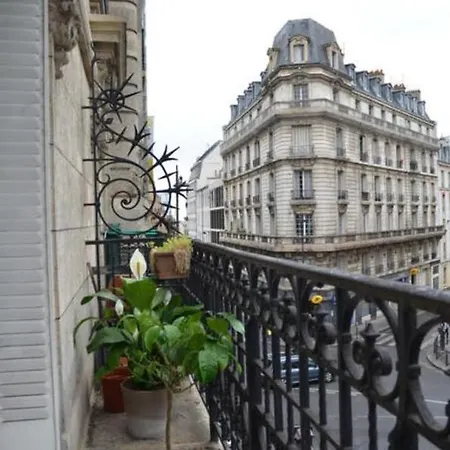 Very Nice 2 Near Montmartre Apartment *